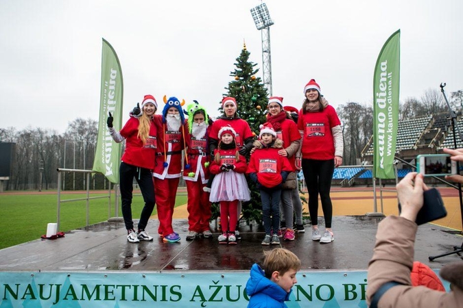 „Naujametinis Ąžuolyno bėgimas“ pranoko lūkesčius – sulaukė 1000 dalyvių