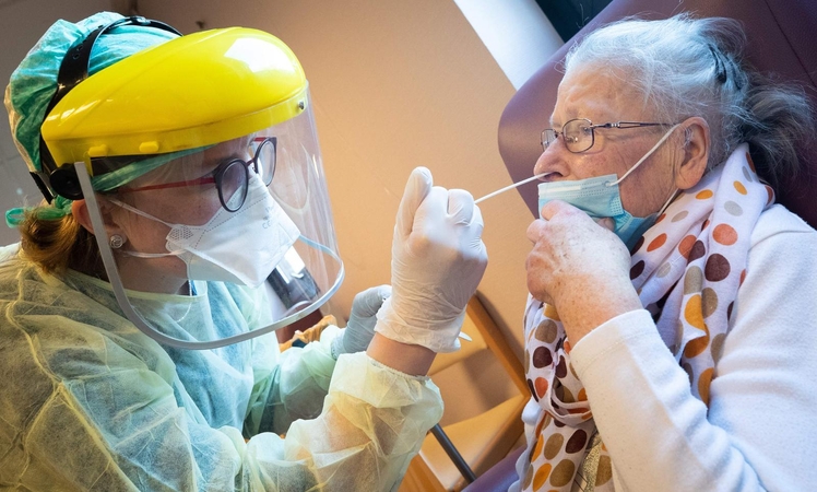 Ekspertai: koronaviruso testais nustatoma tik 70 proc. užsikrėtusiųjų