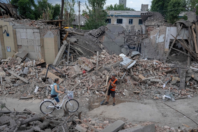 Ukrainos pareigūnas: per parą Donecko srityje okupantai pražudė penkis civilius