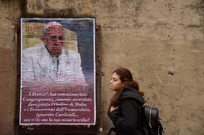Italijoje ieškoma, kas sukritikavo popiežių 