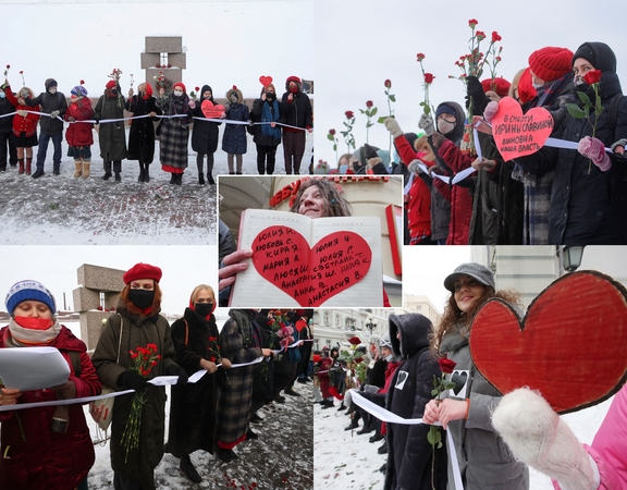 Rusijoje protestuodamos moterys Valentino dienos proga formavo žmonių grandines