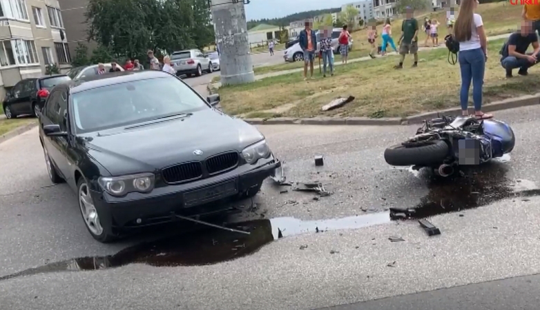 Vilniuje po susidūrimo su automobiliu žuvo motociklininkas