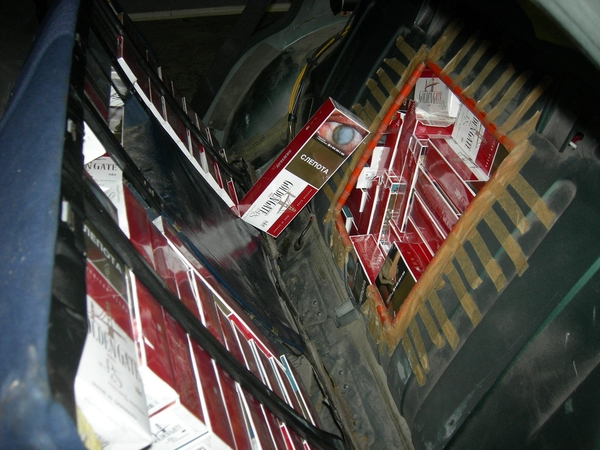 Kontrabandines cigaretes muitininkai traukė iš „Mercedes-Benz“ slėptuvių
