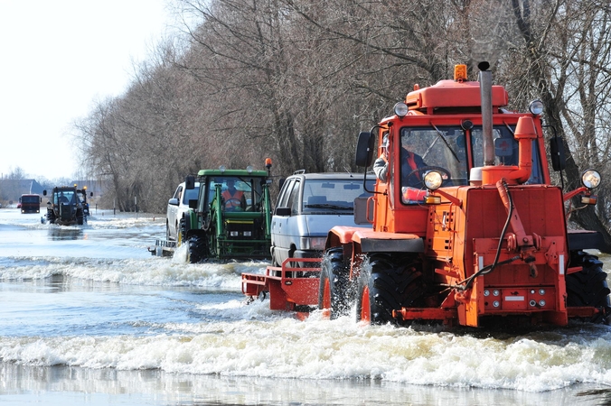 Kyla vandens lygis kelyje Šilutė–Rusnė (draudžiamas eismas)