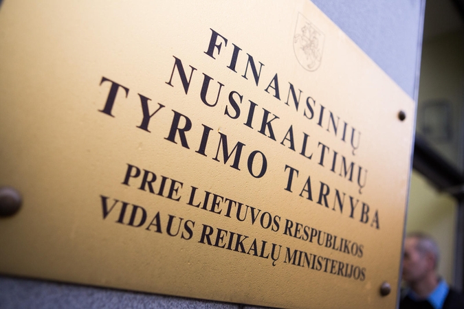 FNTT tiriamos kredito unijos be klientų žinios pervedinėjo pinigus