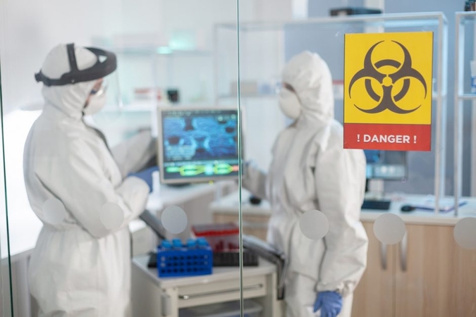 JAV agentūra: COVID-19 greičiausiai kilo dėl iš Kinijos laboratorijos pasklidusio viruso