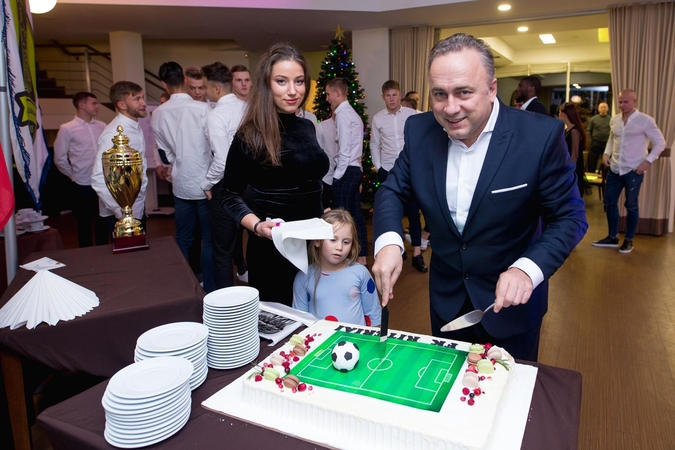 Lūkesčiai: anot Lietuvos futbolo A lygos prezidento J.Nevoinos, jeigu šalies valdžios institucijos pradėtų daugiau investuoti į futbolą, tai būtų geras ženklas verslininkams daryti tą patį.