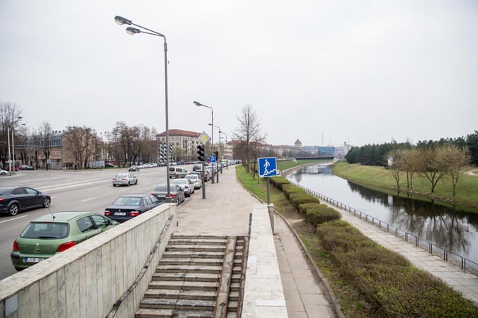 Vieta: pėsčiųjų tiltas į Nemuno salą iš Karaliaus Mindaugo pusės prasidėtų ties I.Kanto ir Nemuno gatvėmis.