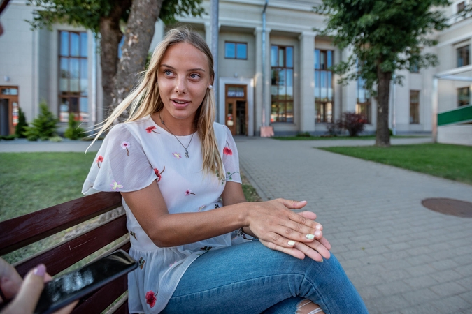 Misija: mergina įsitikinusi, kad visai nesvarbu, kur vyksta ekspedicija, svarbiausia tai, kokią žinią ji skleidžia.
