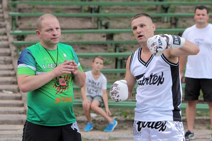 Kovos menų pratybos pravertė ir rankininkams