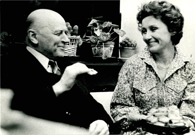 1980 m.: rašytojas su aktore R.Staliliūnaite.