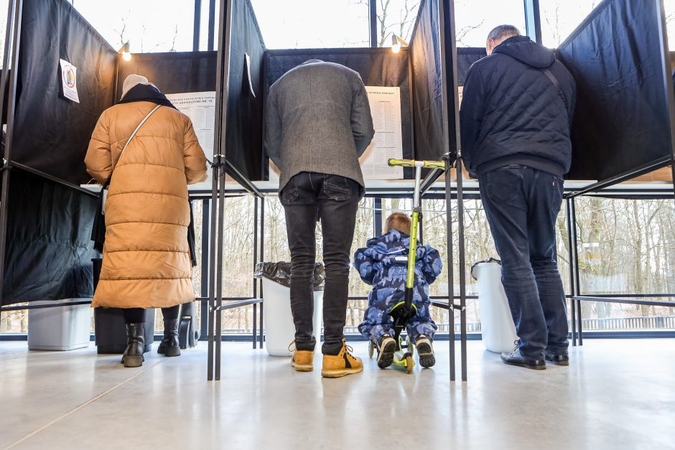 Pirmoji išankstinio balsavimo diena: balsavo 28,5 tūkst. arba 1,2 proc. visų rinkėjų