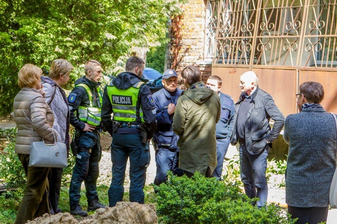 Aliarmas Kaune: gali griūti pastatas, evakuoti žmonės 