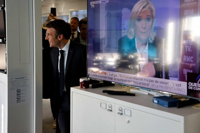 E. Macronas ir M. Le Pen ruošiasi dvikovai Prancūzijos prezidento rinkimų antrame rate