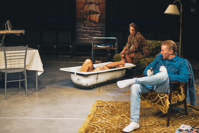 Apie kaimynus, lažybas ir teatrą su dramaturgu T. Jansonu 