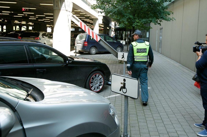 Kur ir kaip statyti automobilį, kad išvengtum baudos? 