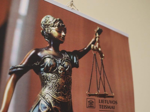 Į advokatų garbės teismus siūloma įtraukti visuomenės atstovus