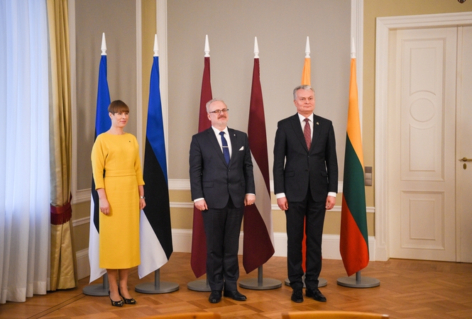 Baltijos šalių prezidentai: atmetame pastangas vėl dalinti Europą į įtakos sferas