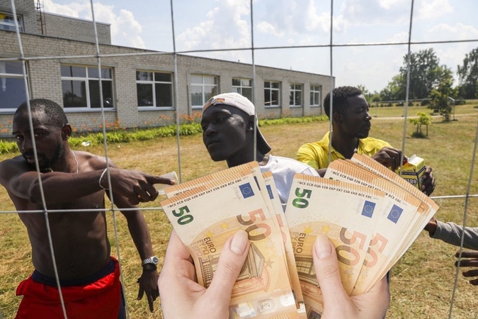 Migrantas siūlomais 300 eurų nesigundo: mano nauja šeima Lietuvoje, noriu gyventi čia
