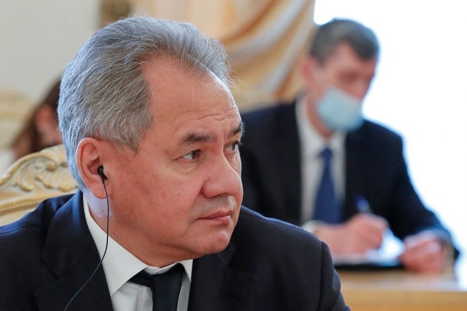 Ministerija: įvyko retas Rusijos ir JK gynybos ministrų pokalbis apie Ukrainą 