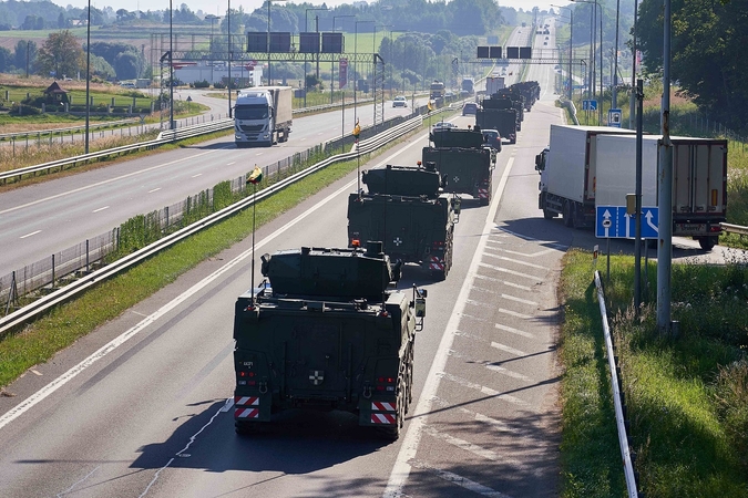 Prasideda lauko taktikos pratybos: perspėja dėl šaudymo garsų, nepatogumų eisme