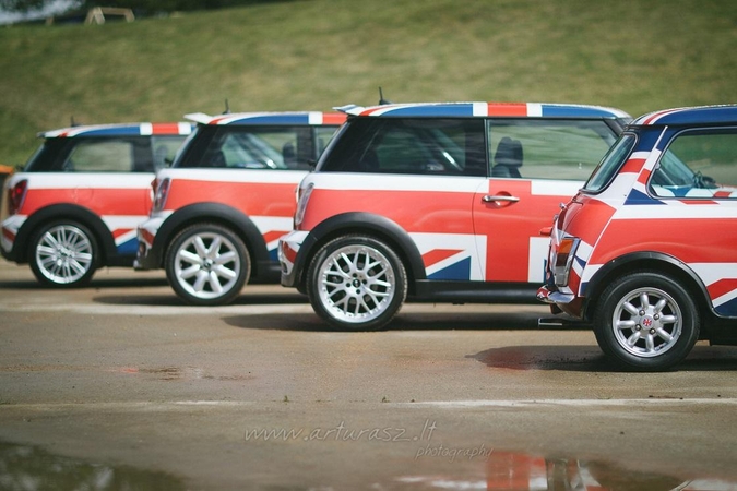 Zarasuose baigėsi „Mini“ automobilių mylėtojų fiesta