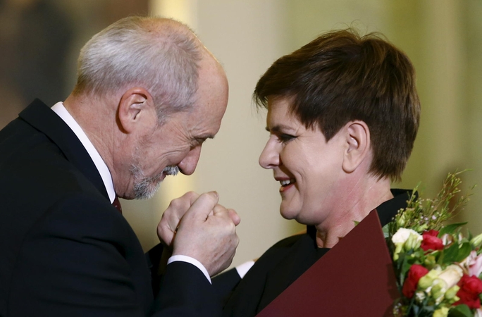 Lenkijoje prisaikdinta premjerė B. Szydlo ir jos vyriausybė