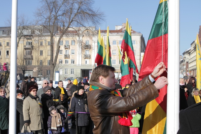 Vėliavą patikėjo medikei