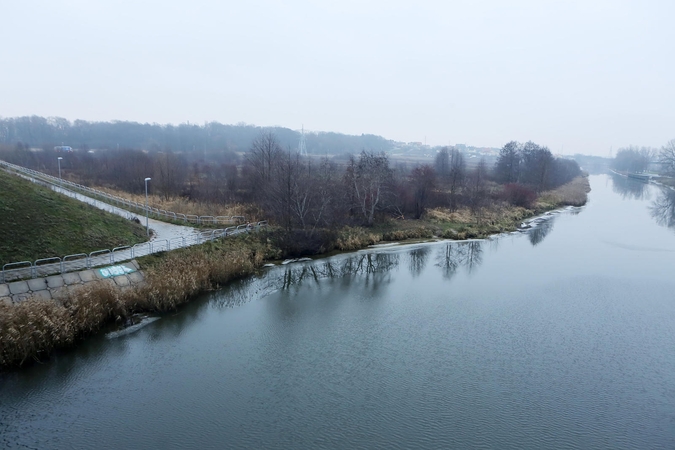 Idėja: vietoje šiuo metu plytinčios pievos planuojama įkurti mažųjų laivų uostelį.