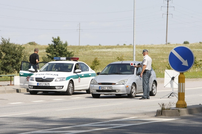 Kontrolė: kol kas Lietuvos kelių policijos tarnyba neskelbia, kiek dienų vykdys griežtą greičio kontrolę.