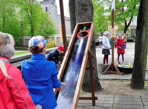 Į Laikrodžių muziejaus kiemelį – žaisti ir mokytis