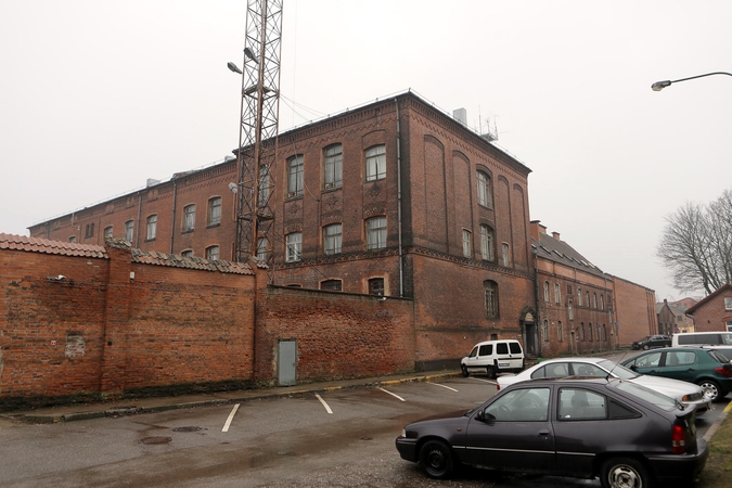 Žlugo: nepavykus įsikurti istoriniame pastate Jūros gatvėje, menininkai ieško naujų galimybių.