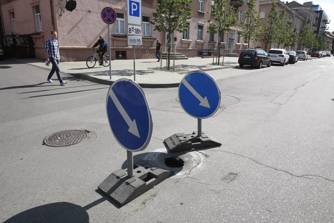 Mieste atsivėrė smegduobių
