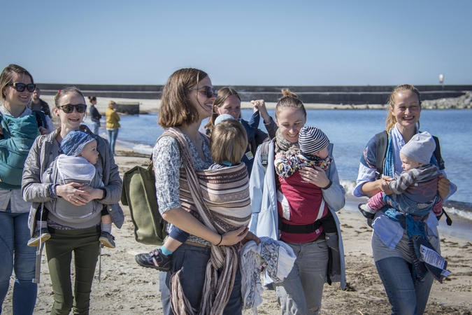 Ištvermė: mamos, nešinos mažyliais, pajūriu – nuo Melnragės iki Girulių ir atgal – įveikė 11 km ir esą nesijautė nuvargusios.