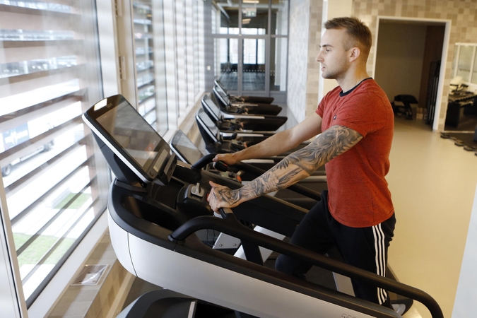 Klaipėdos ba­sei­ne at­sidaro mo­der­nus spor­to klu­bas