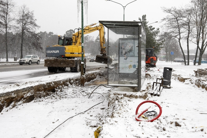 Darbai: šiuo metu atnaujinama "Aula Magna" autobusų stotelė.