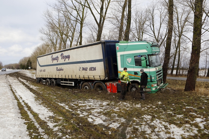 Slidūs keliai – spąstai vilkikams