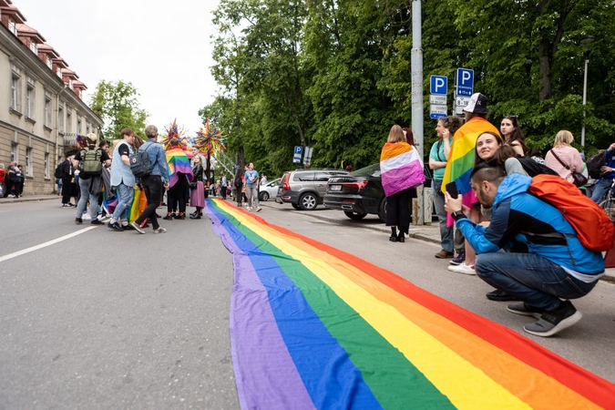 „Baltic Pride“ eitynėse – protestuotojai: skambėjo maldos ir kalbos apie degradaciją