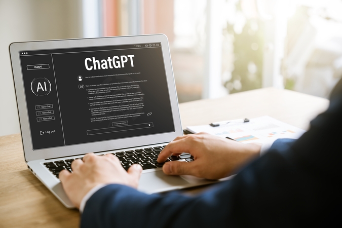Dirbtinio intelekto pinklės: kada „ChatGPT“ meluoja ir kaip apsisaugoti?