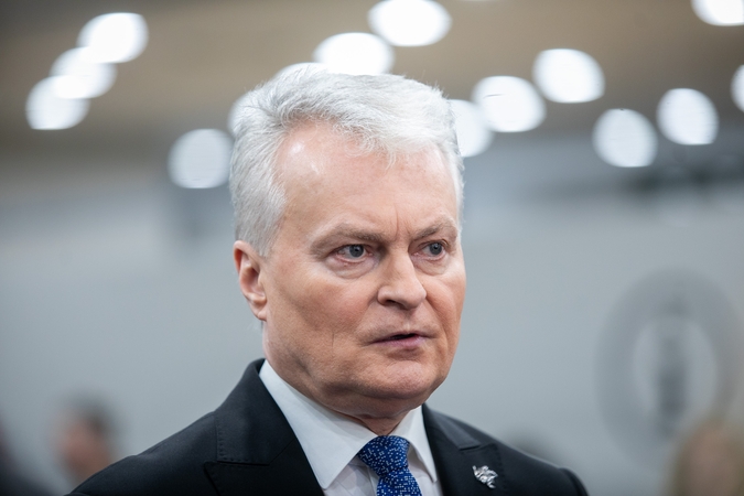 Nausėda kalbėjosi su JK premjeru: aptarė galimybę siųsti taikdarius į Ukrainą