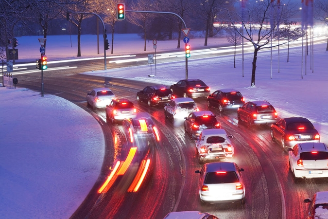 Kelininkai perspėja: naktį eismą sunkins šlapdriba, lijundra, plikledis, rūkas