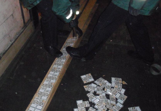 Iš vilkiko muitininkai cigaretes traukė laužtuvais