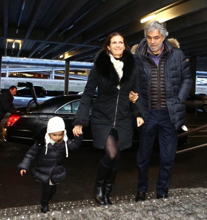 Kol A. Bocelli koncertavo, jo dukra arenoje dūko 