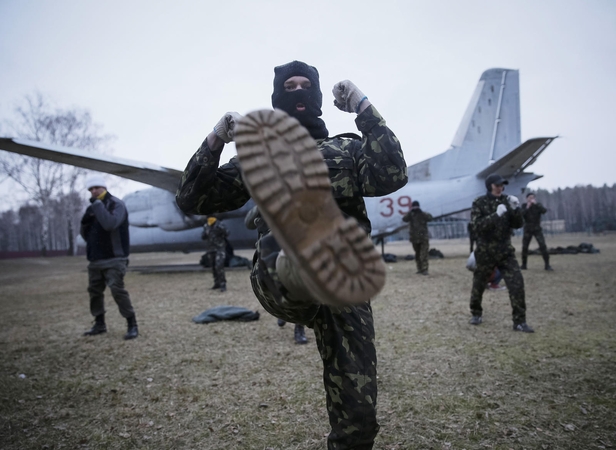 Ukrainos krizės užkulisiuose įsiplieskė kibernetinis karas