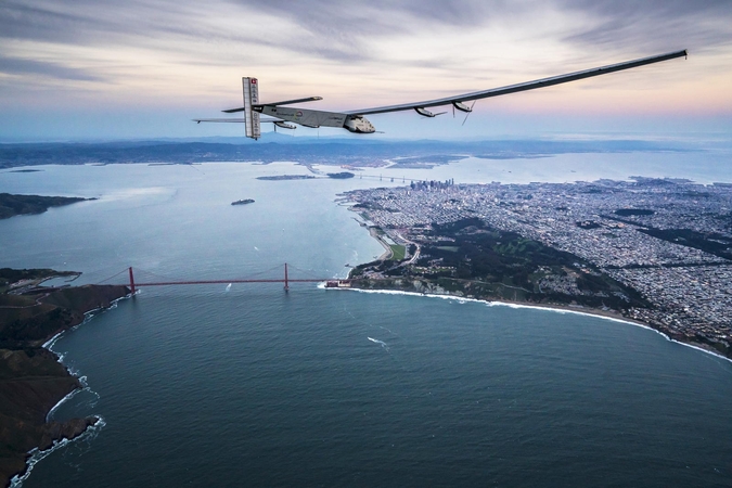 „Solar Impulse 2“ pakilo iš Arizonos tęsti rekordinio skrydžio