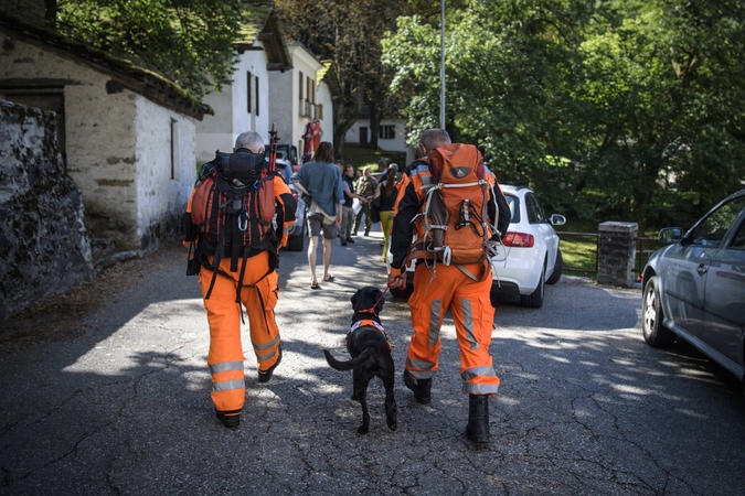 Šveicarijoje nuslinkus nuošliaužai dingo aštuoni žmonės