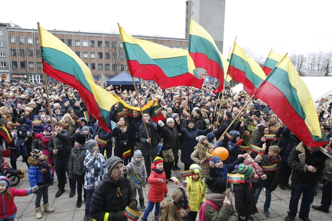 „Tautiška giesmė“ skambėjo įvairiomis kalbomis