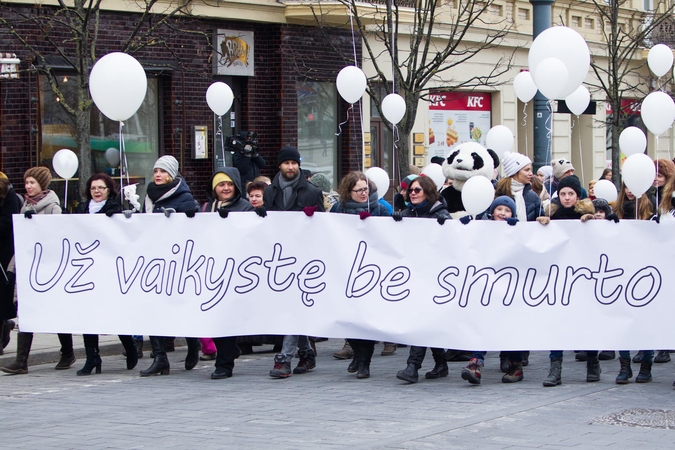 „Human Rights Watch“ sveikina Lietuvą, uždraudusią mušti vaikus