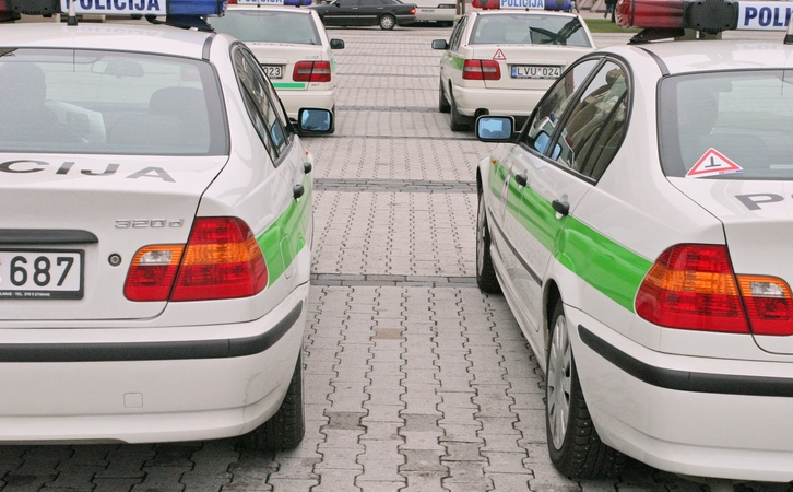 Ministras: policija supaprastins sąlygas automobilių pirkimui