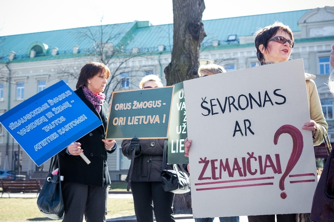 „Chevron“ stabdo skalūnų dujų telkinių paieškas Lenkijoje